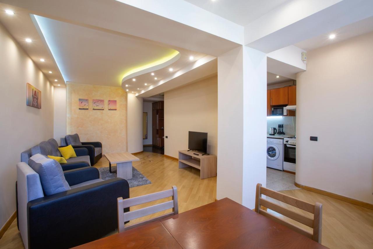 יירבאן Umba Apartment N4 - Balcony And Mount Ararat View מראה חיצוני תמונה