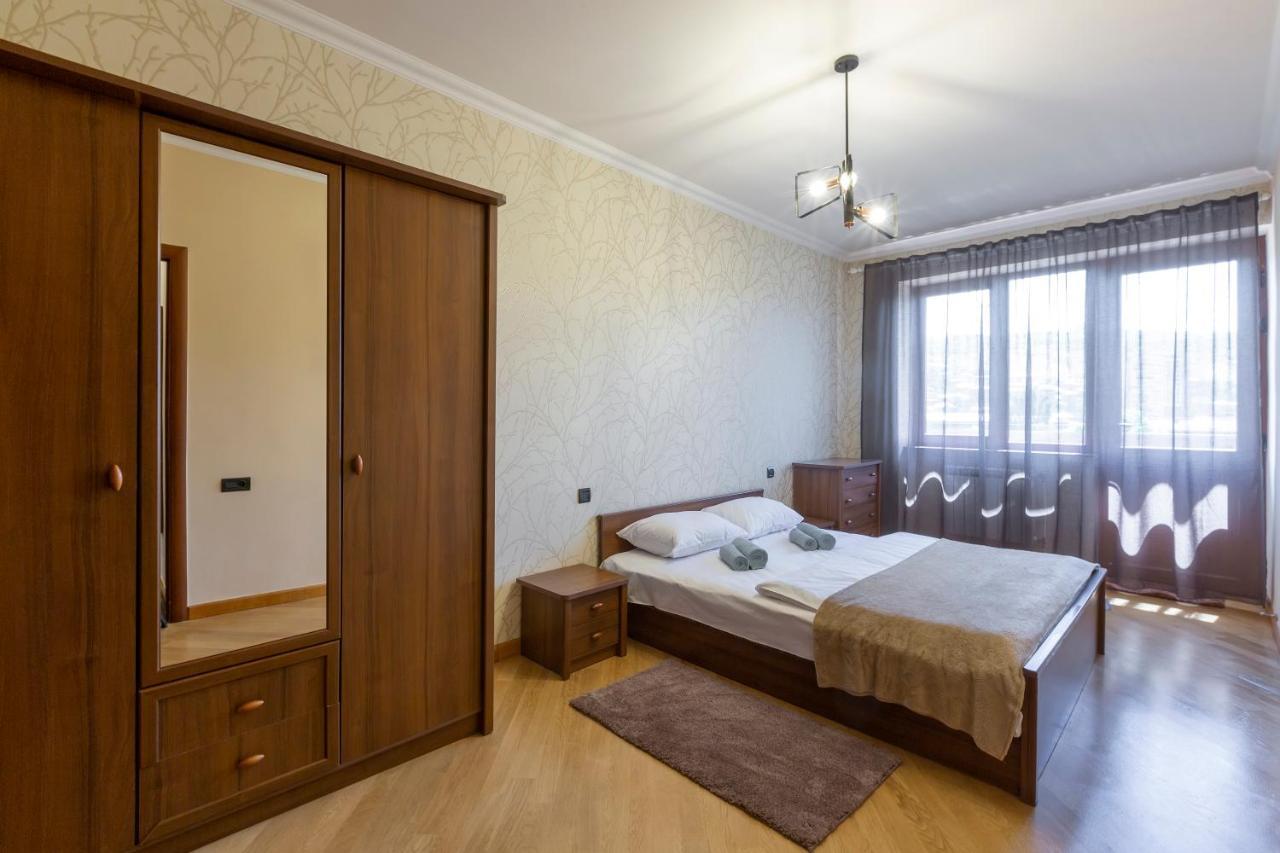 יירבאן Umba Apartment N4 - Balcony And Mount Ararat View מראה חיצוני תמונה