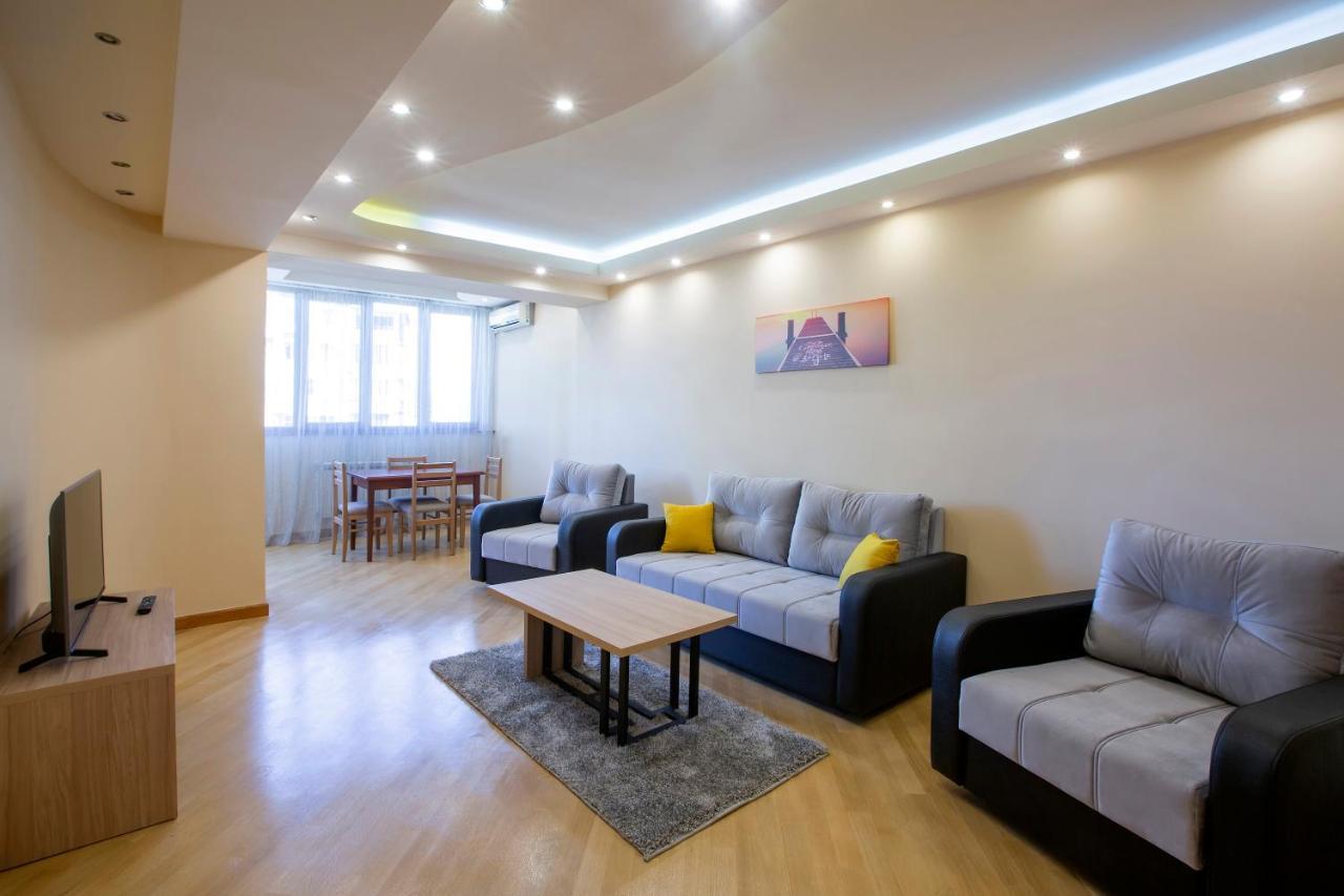 יירבאן Umba Apartment N4 - Balcony And Mount Ararat View מראה חיצוני תמונה